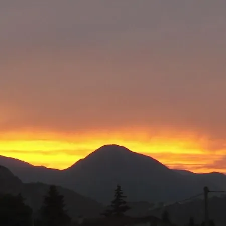 Alojamento de Acomodação e Pequeno-almoço La Montagna Rosa 3*