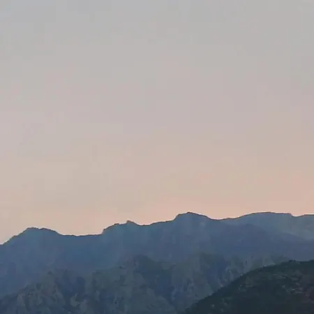 La Montagna Rosa Bed & Breakfast *